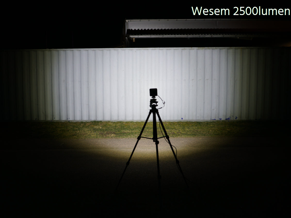 Wesem LEDF 1500lm LED Arbetslampa – Wide Flood & Deutsch-kontakt - Bilupplysningen
