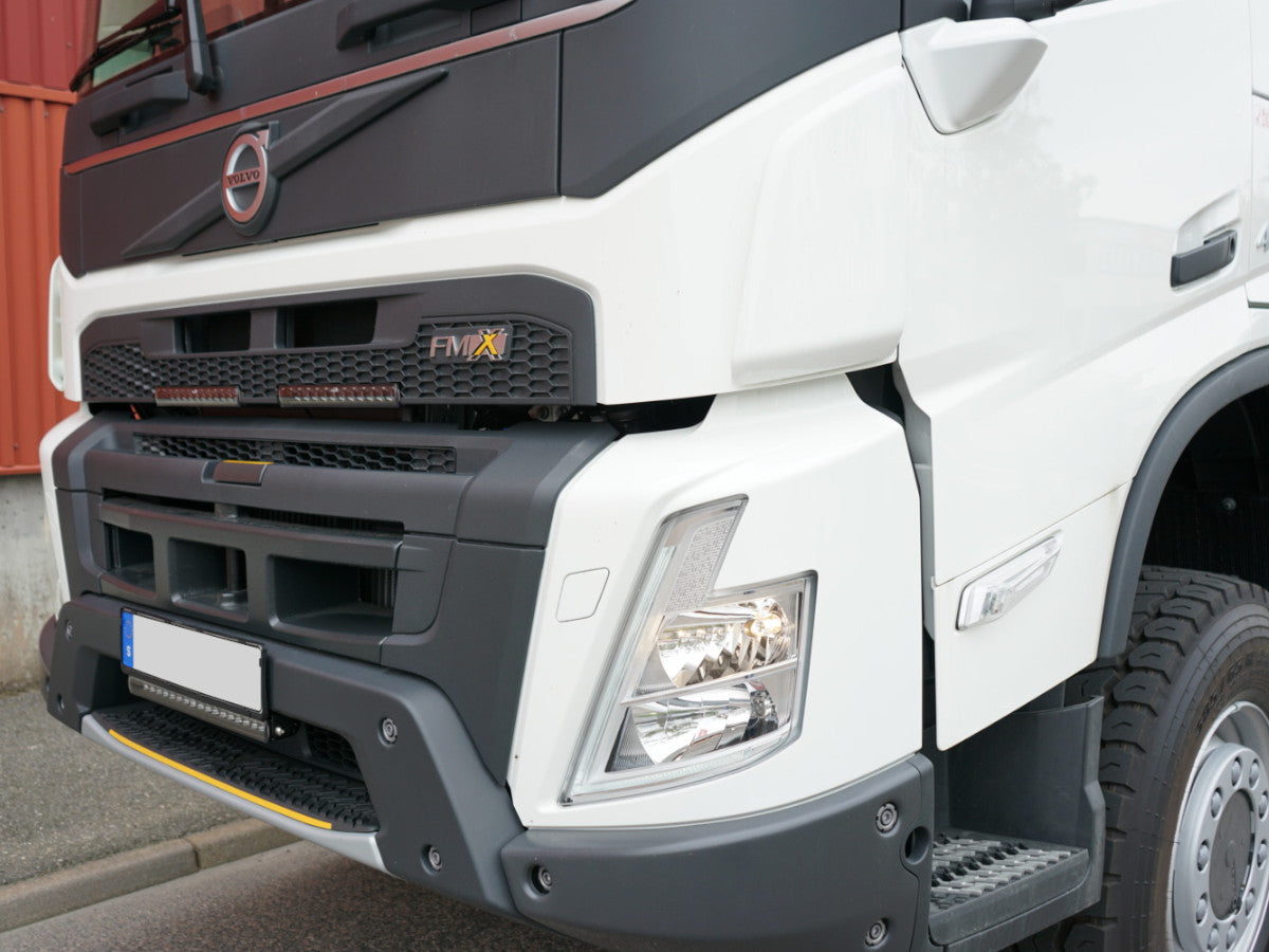 Viklight Ymer Pro 2x14tum LED Extraljus – Grillkit Volvo FM/FMX 2021+ - Bilupplysningen