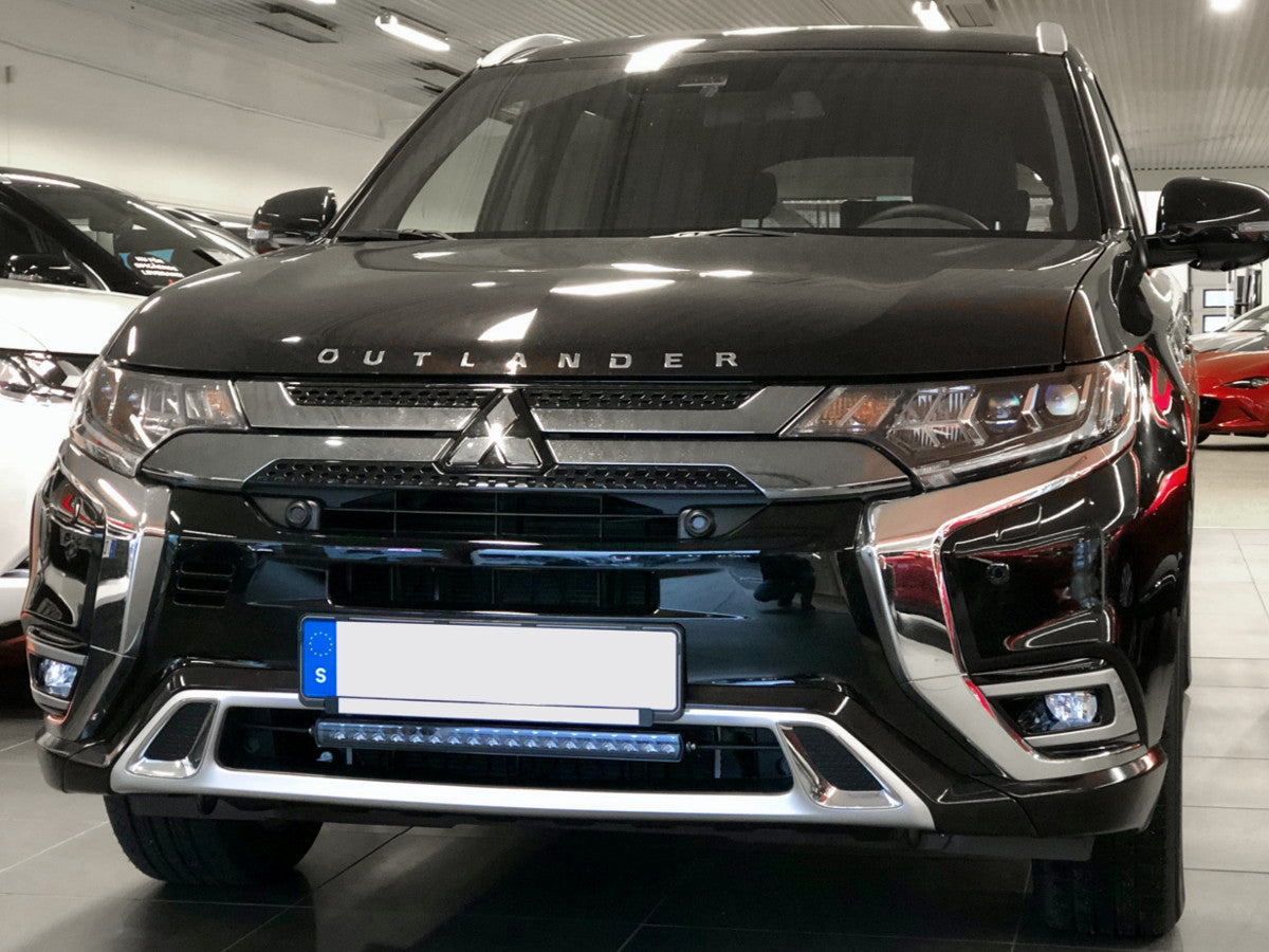 Modellanpassat fäste för 20 tum LED-ramp - Mitsubishi Outlander 2020- Bilupplysningen