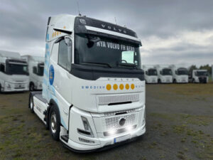 Paket med 2st Ymer 10tum till Volvo FH Aero 2024- grillmontage [BVOL28-KIT1]