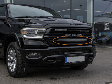 Modellanpassat fäste för 30tum LED-ramp i Övre Grill - Dodge RAM Laramie fr 2019 - Bild 3
