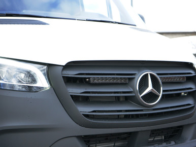 Modellanpassat fäste för 2st 10 tum LEDramper - MB Sprinter 2020- - Bild 3