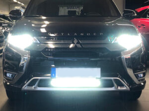 Modellanpassat fäste för 20 tum LED-ramp - Mitsubishi Outlander 2020-