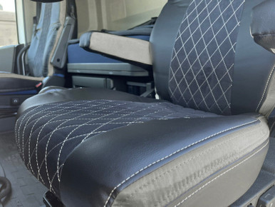 Viklight Accessories skräddarsytt sätesöverdrag för Volvo FH veganskt läder - Bild 3
