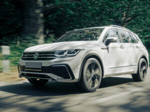 Modellanpassat fäste för 20 tum LED-ramp - VW Tiguan 2021-
